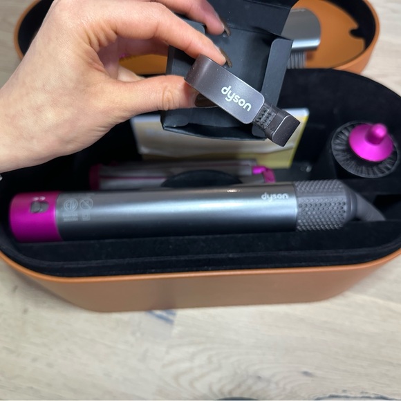 Dyson Air Wrap long barrel - Picture 10 of 11